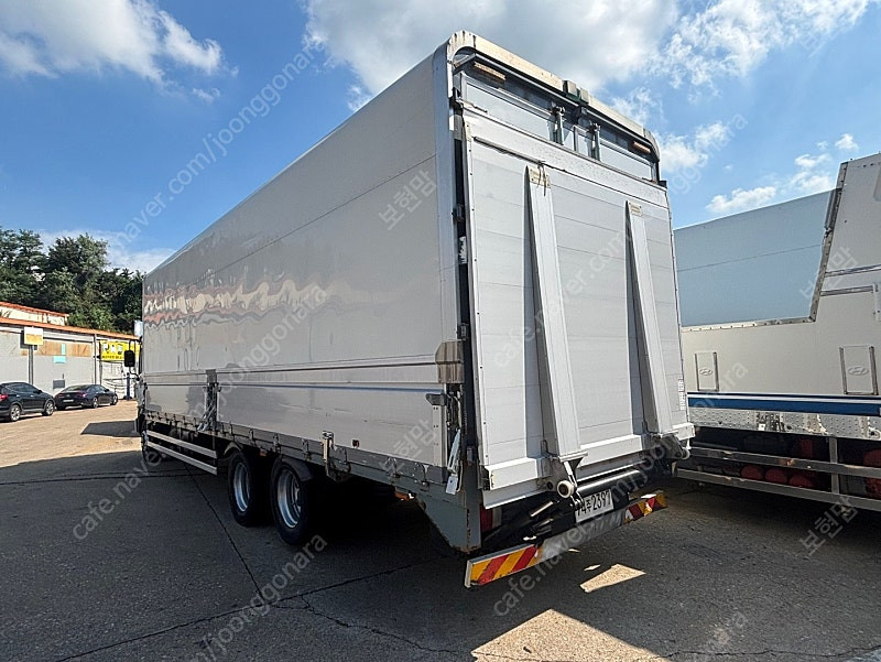 메가트럭 4.5톤 후축윙 리프트 차량입니다 이미지