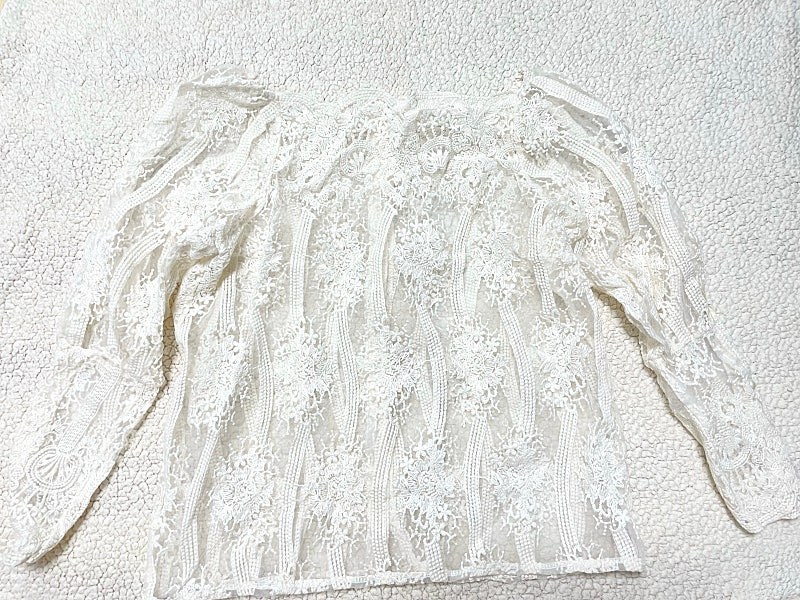 로맨틱 레이스 아이보리 오픈숄더블라우스 이미지