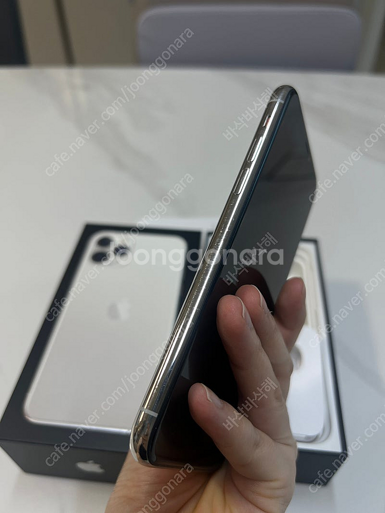 아이폰11pro 화이트 256G--4