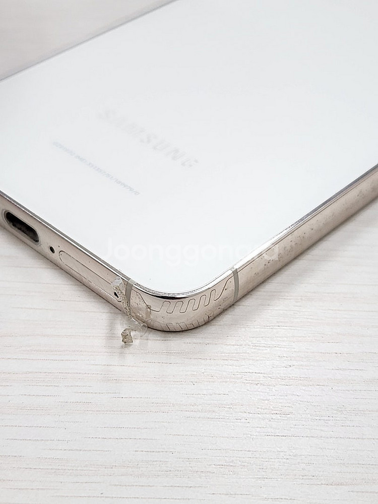 갤럭시 S23 크림색상 256용량 상태좋은 무잔상 미파손 단말기 37만 판매합니다--4