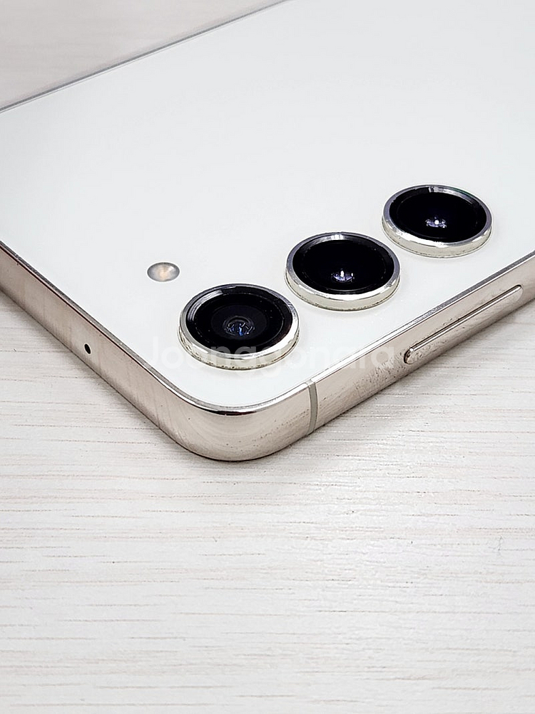 갤럭시 S23 크림색상 256용량 상태좋은 무잔상 미파손 단말기 37만 판매합니다--6