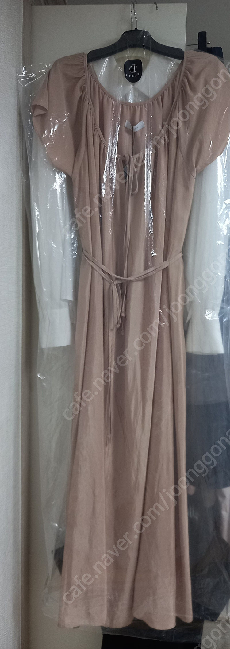 루흐 실키 무이 원피스. 핑크베이지 이미지