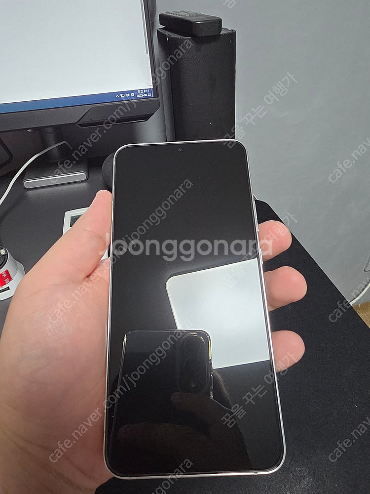 갤럭시 S22 플러스 화이트 256GB 팝니다.--0