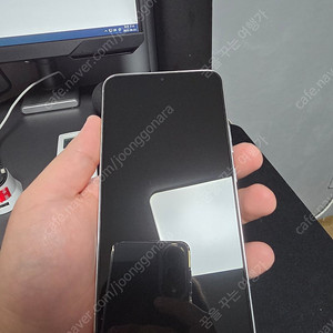 갤럭시 S22 플러스 화이트 256GB 팝니다.