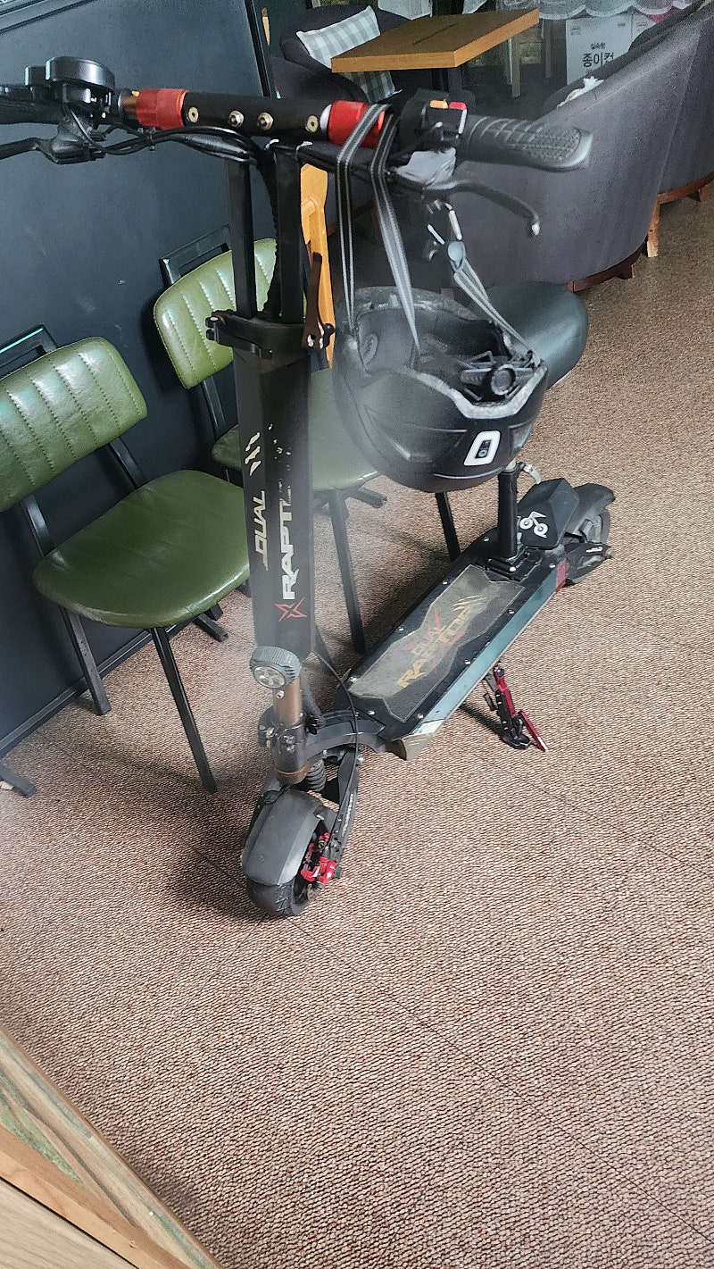 듀얼 랩터 X 8전동 킥보드