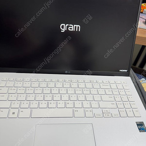 2023 LG그램 스노우 화이트 모델 15인치 코어I15. 512GB. RAM16GB, win11