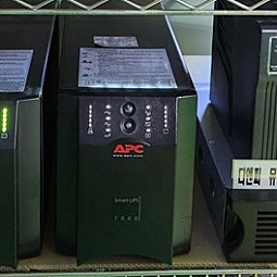 APC 무정전전원장치 Smart Ups, Emerson UPS 300W, 2.5t 파레트 자키