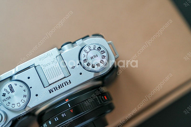 후지 x-m5 렌즈킷 실버 27mm f2.8 판매합니다--4