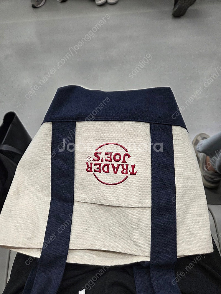 코스 퀼티드 마이크로 크림 구름빵 구름백 트레이더조 에...--2