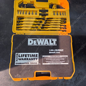 디월트 수공구 세트184pc 판매합니다