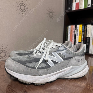 뉴발란스 990v6 265사이즈 그레이 판매합니다.
