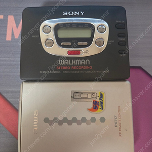 소니sony 아이와aiwa 카세트 워크맨 두개 일괄 팝니다 본체만 정상작동