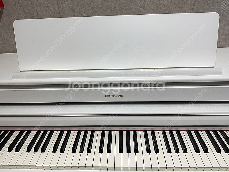 롤랜드 디지털 피아노 HP704--1