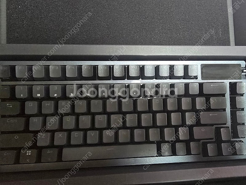 ROG Azoth 기계식 키보드 갈축 팝니다.--1