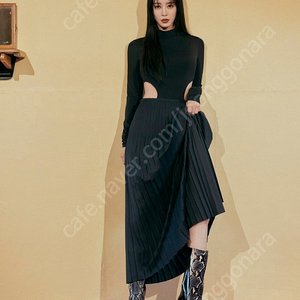 슈콤마보니 파이톤 롱부츠 럭키슈에뜨