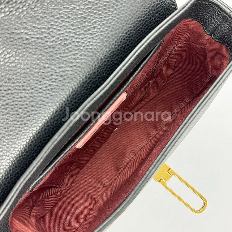 Coccinelle 코치넬레 비트 미뇽 하프문 블랙--1