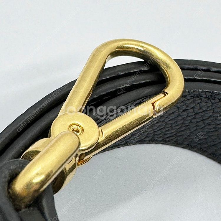 Coccinelle 코치넬레 비트 미뇽 하프문 블랙--4