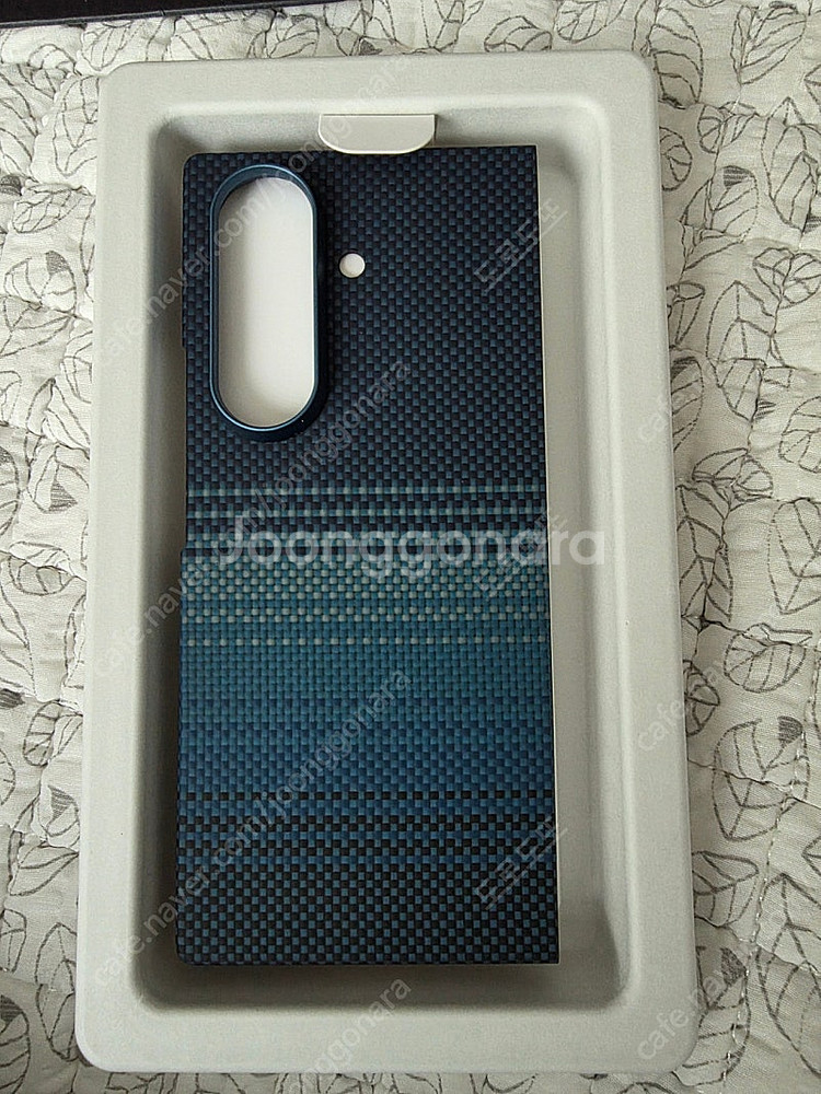 폴드7 피타카 아라미드 문라이즈 판매합니다.--1