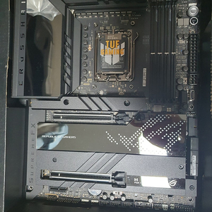 기가바이트X670E HERO,b650m ice