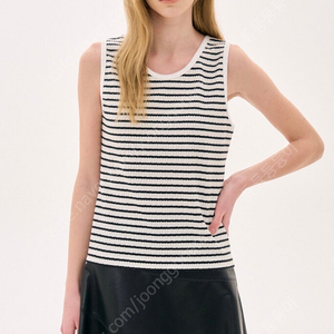 오즈세컨 스트라이프 슬리브리스 메인