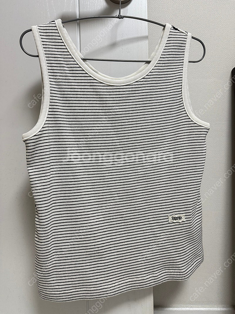 오즈세컨 스트라이프 슬리브리스 메인--3