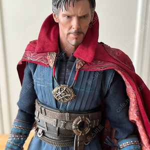 핫토이 mms387 닥터스트레인지 솔로 마블 피규어