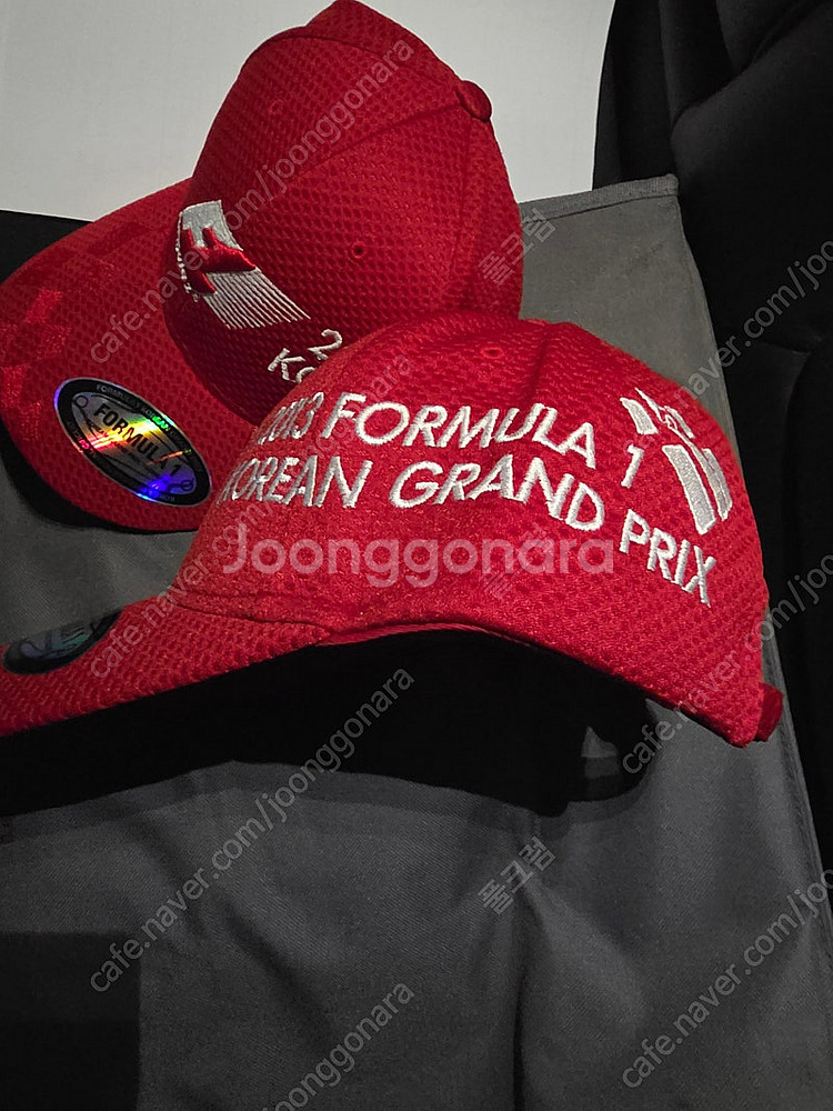 2013 F1 코리아 그랑프리 기념 모자 2개 팝니다.--1