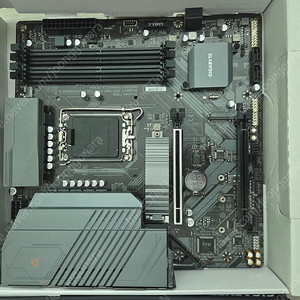 기가바이트 B660M GAMING X DDR4 메인보드 팝니다. 택포 9만원