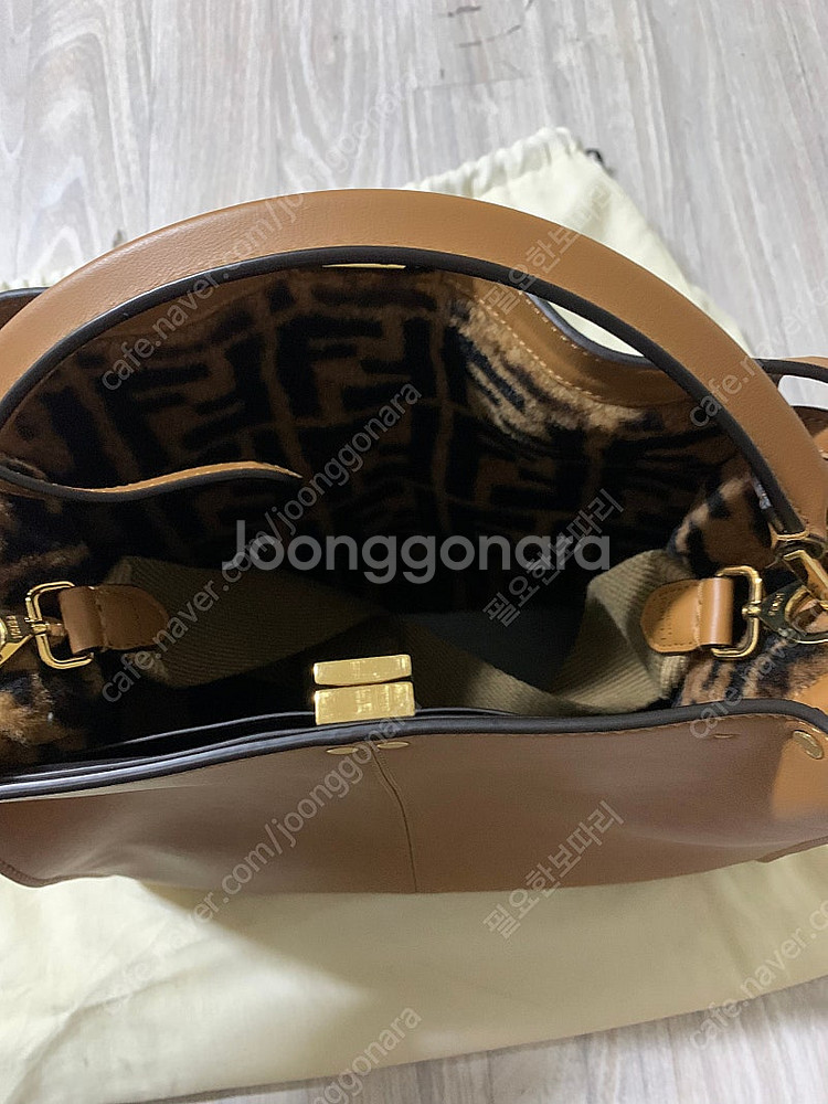 펜디 피카부--1