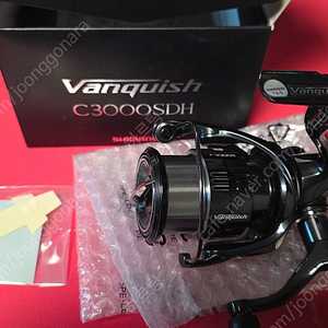 시마노 19뱅퀴시 C3000SDH 미사용품 (직수)