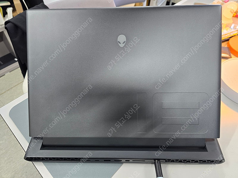 (가격 인하)델 에일리언 웨어 M18 노트북 (rtx 4090 모델+윈도우 11 프로 포함)--0