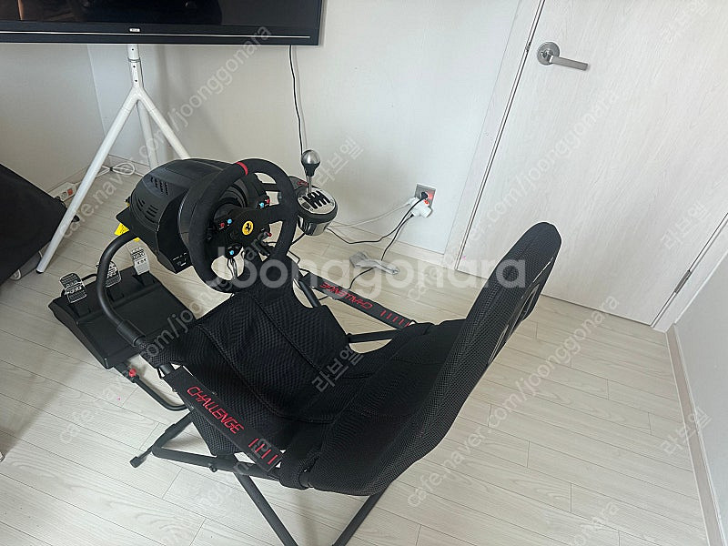 트러스트마스터 T300 페라리 휠 ,TH8A쉬프터 , 레이싱 시트팝니다--0