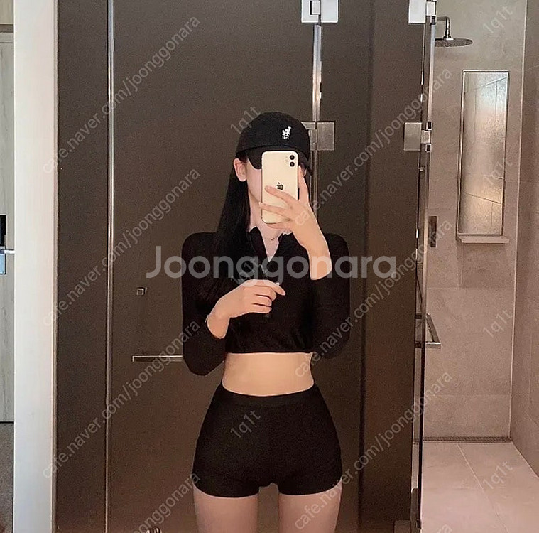 에이블리 크롭 반집업 래쉬가드 바지 세트--0