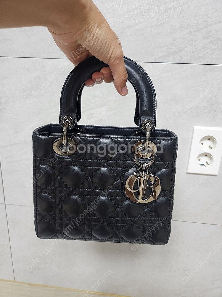 금액내림) 디올 레이디백 스몰 블랙 루테늄--1