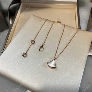 불가리 디바스드림 목걸이 로즈골드