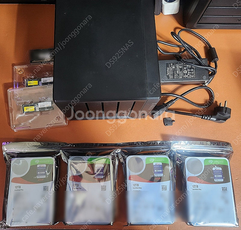 시놀로지DS920+ 램6G +아이언울프프로 48TB+M...--1