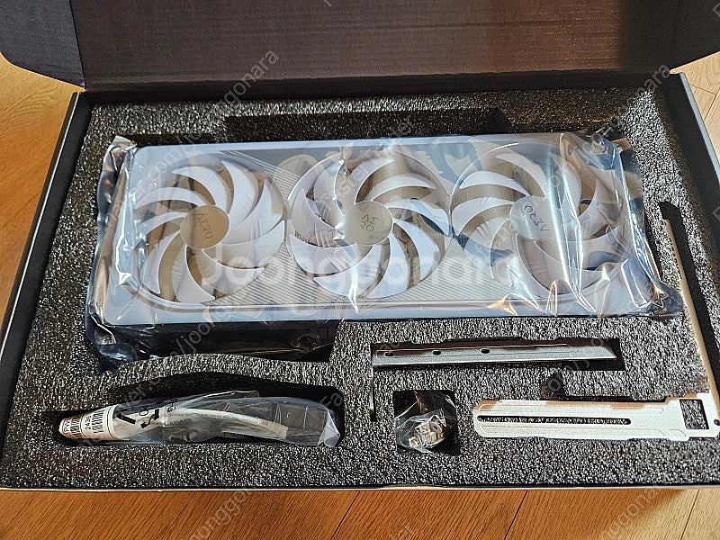기가바이트 RTX 4080 Super Aero 에어로 ...--2