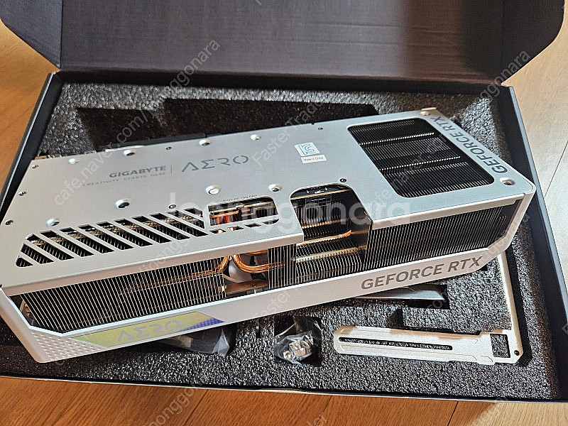기가바이트 RTX 4080 Super Aero 에어로 ...--3
