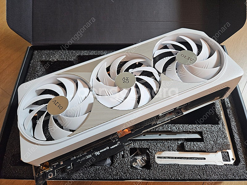 기가바이트 RTX 4080 Super Aero 에어로 ...--4