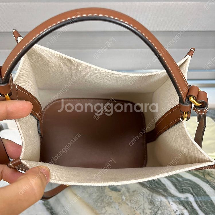 버버리 캔버스 페기 버킷백 여성가방 급처분--4