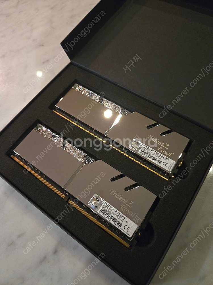 지스킬 트라이던트Z 로얄 ddr4 3200aa16gbx...--0