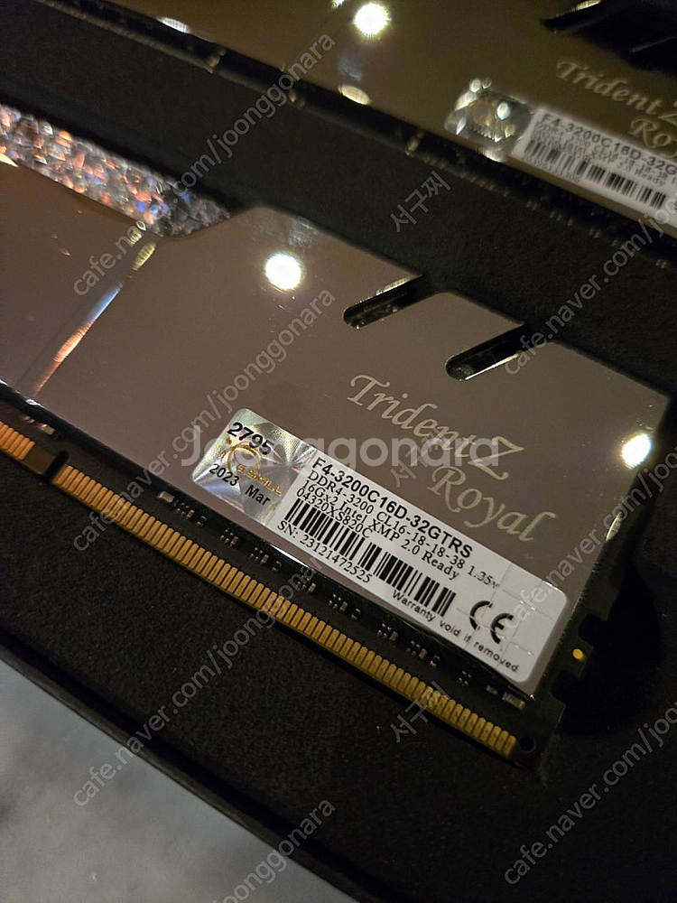 지스킬 트라이던트Z 로얄 ddr4 3200aa16gbx...--1