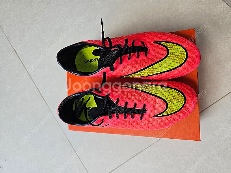 (A급) 나이키 하이퍼베놈 팬텀1 fg 255mm(2014년 브라질월드컵 모델)--0