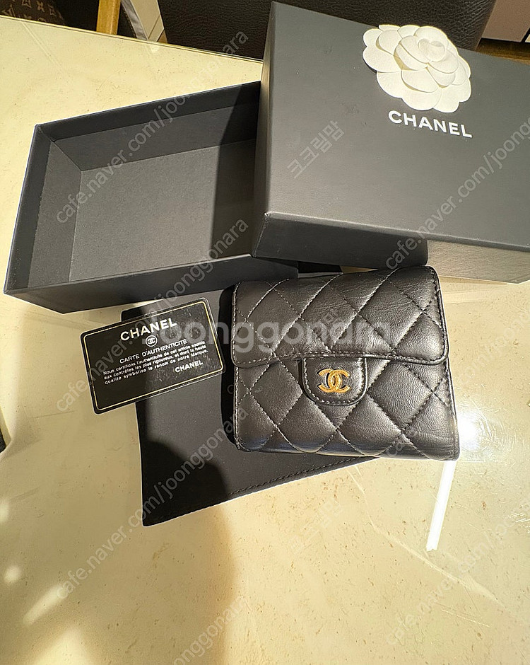 가격내림!샤넬 클래식 램스킨 반지갑 백화점정품--1