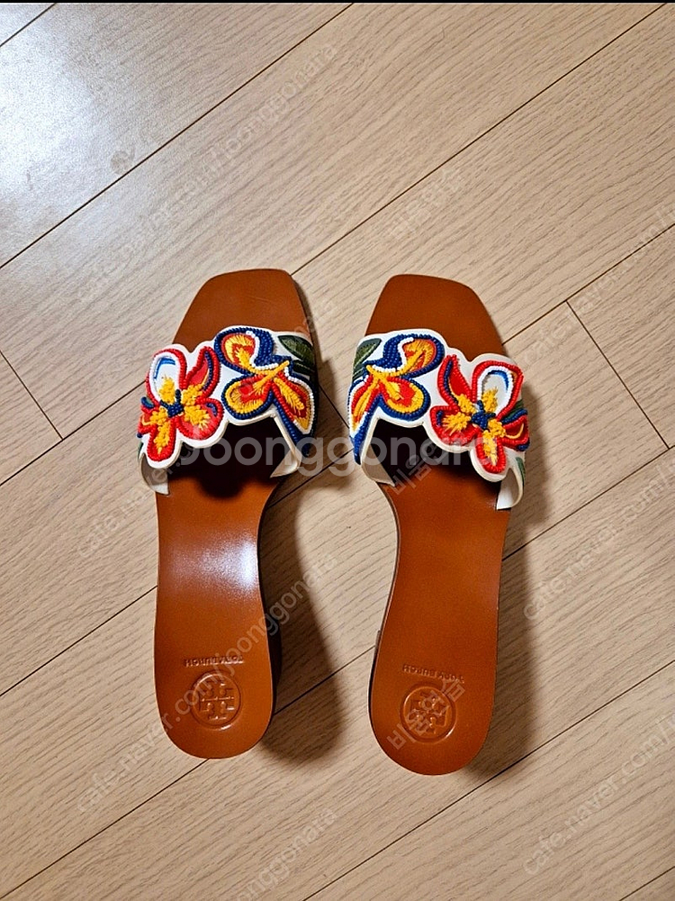 새컨디션 토리버치 플라워 비즈 뮬 샌들--0