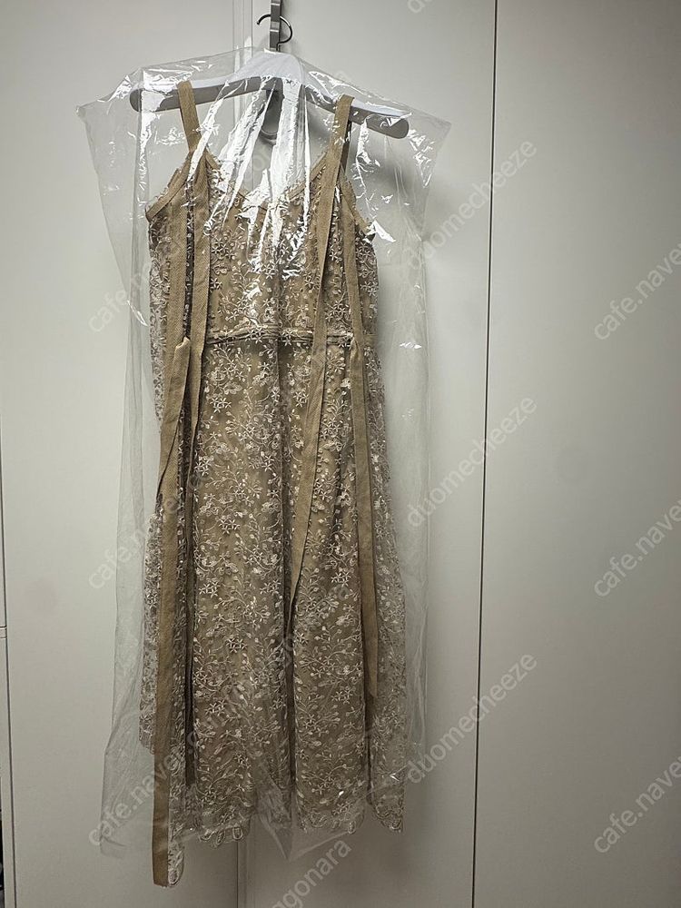 베르데오시도 모리 드레스 Mori Dress 자수 장식 튤 (Dune) S--1