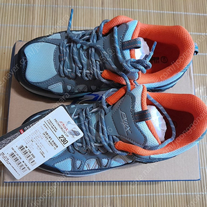 프로월드컵 여성등산화 크로스로드 트레킹화(새상품) 230cm 59000원