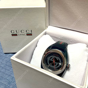 구찌 싱크 SYNC 시계 46mm 블랙 실버