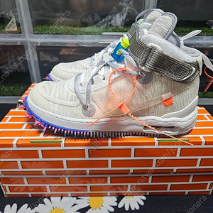 나이키 오프화이트 에어포스 1 미드 SP 화이트 260