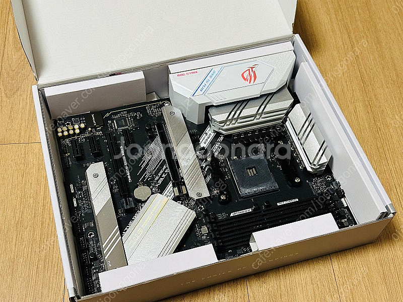 asus rog strix B550-A 보드 팝니다(택...--0
